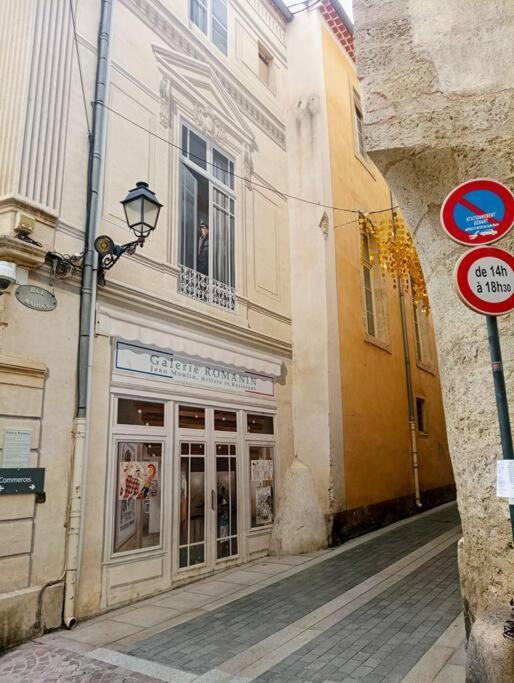 Studio Bien Equipe A 2 Pas De La Gare Béziers Eksteriør billede